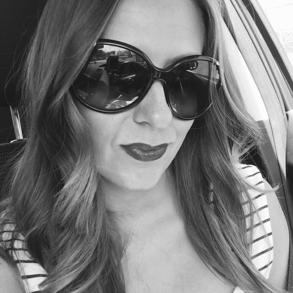 Meet your Posher, Sherry - Picture 2 of 3